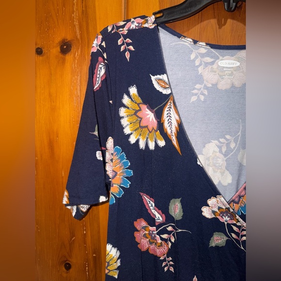 Floral Maternity Dress - Picture 3 of 4